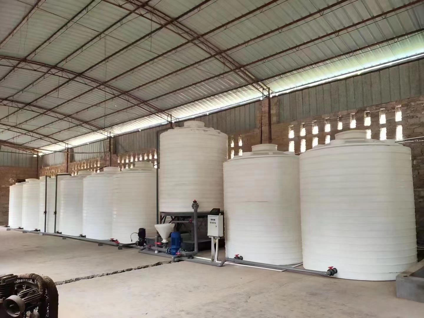 2025年塑料儲罐材質大揭秘：90%企業都忽視的滲漏隱患！